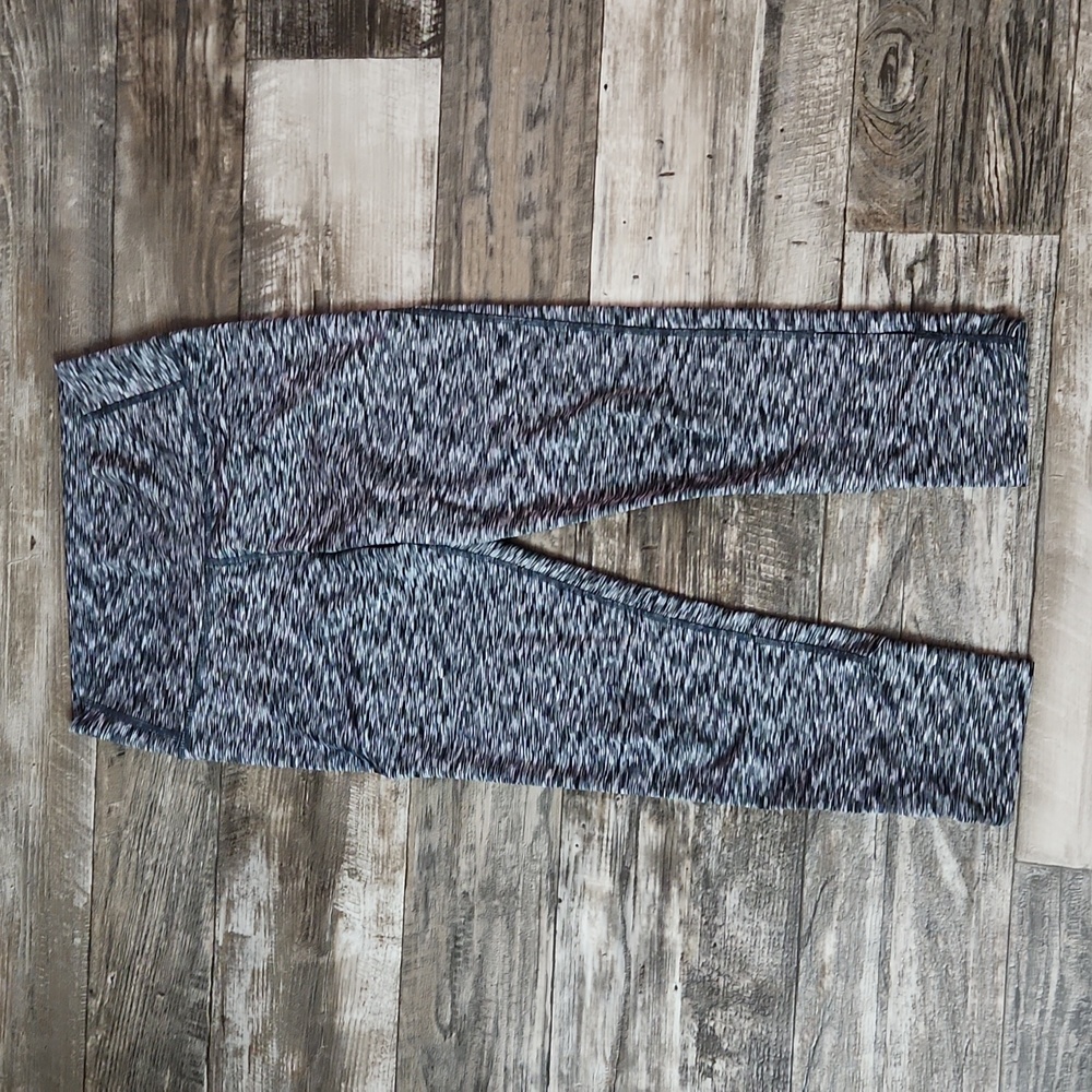 All In Motion Black & White Yoga Waistband Athletic Legging Girl's XL 14/16